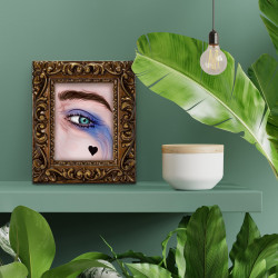 HARLEY EYE - Digital print 11X13 cm of the Eye of Harley Quinn with handcrafted gold frame Made in Italy | Gloomy Stroke