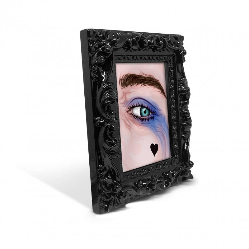 HARLEY EYE - Digital print 11X13 cm of the Eye of Harley Quinn with handcrafted black frame Made in Italy | Gloomy Stroke